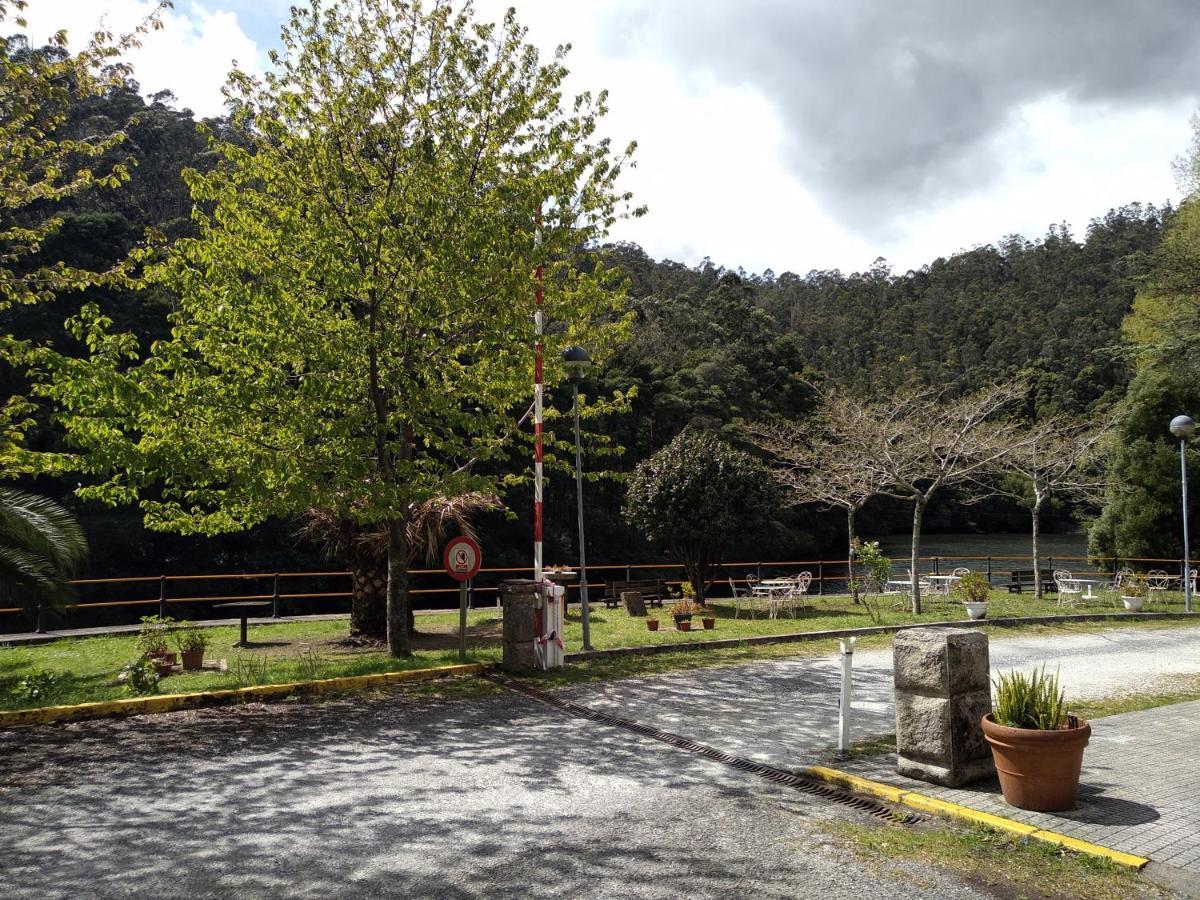 Hotel Pesqueria Del Tambre Noia Exterior photo